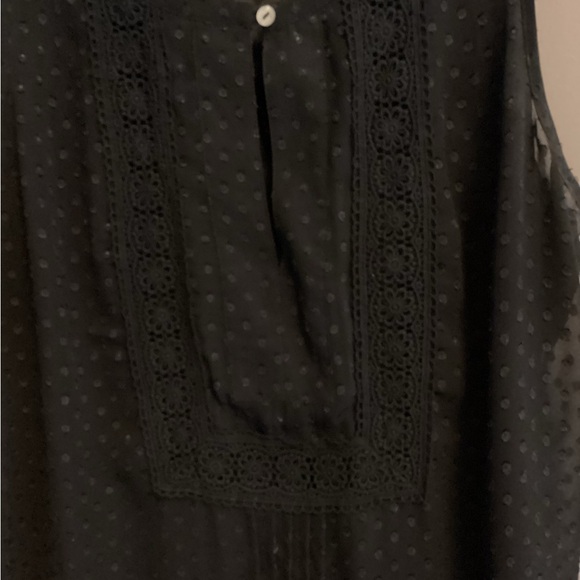 Daniel Rainn Black Sleeveless Blouse with Pleated Detail - Picture 5 of 5